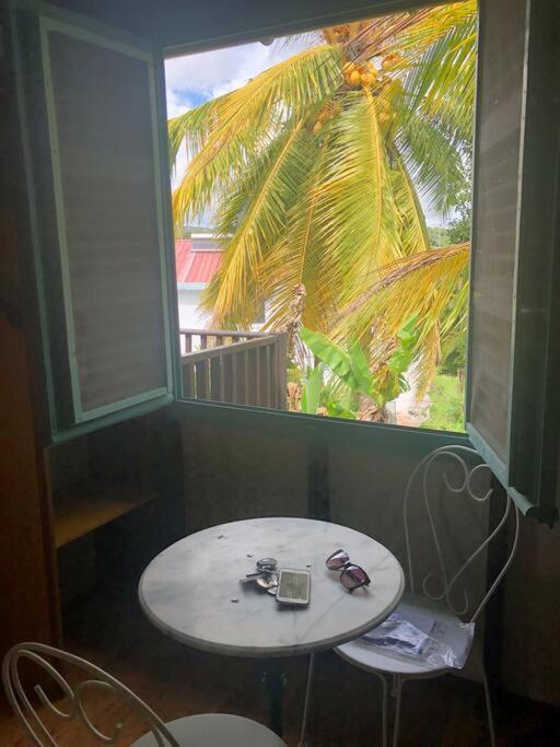 Charmant Bungalow Avec Piscine Saint-Joseph Екстер'єр фото
