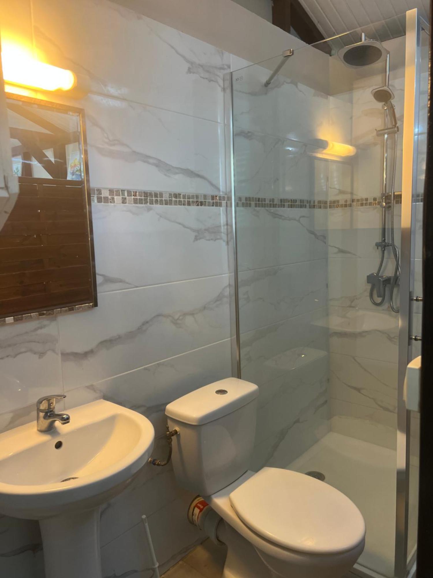 Charmant Bungalow Avec Piscine Saint-Joseph Екстер'єр фото
